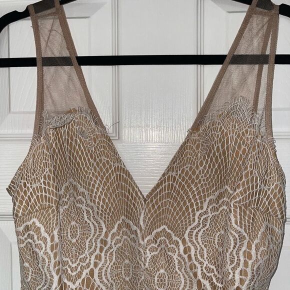Beige and White Lace Flower Dress Beige and White Lace Flower Dress - Picture 5 of 13